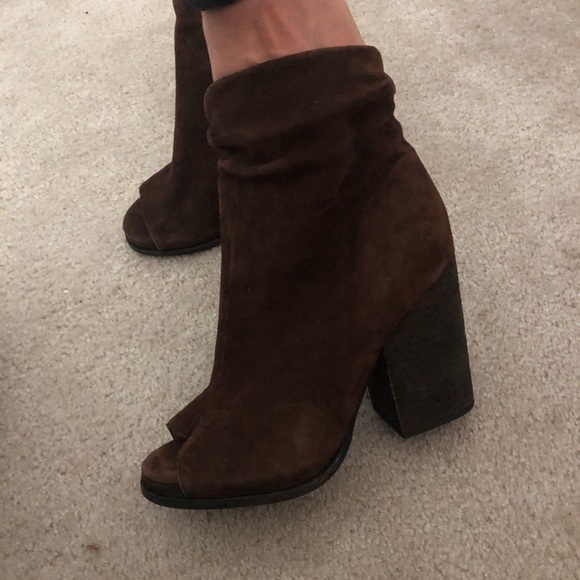 Brown suede booties size 8, Urban Outfitters - Picture 1 of 4
